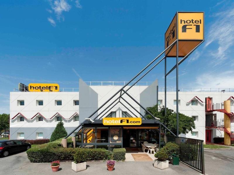 hotelF1 Cholet Rénové Exterior foto